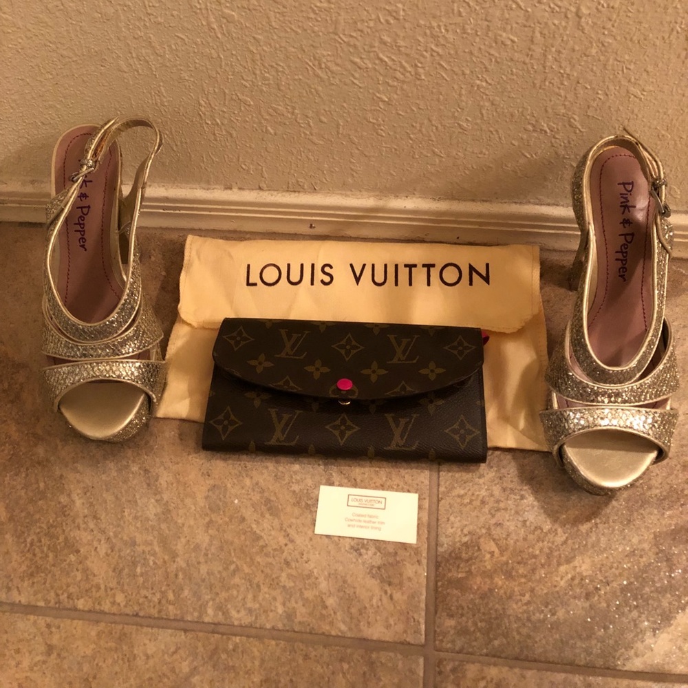 Authentic Louis Vuitton Emilie wallet